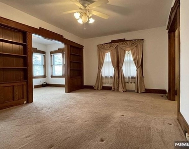 188 Laurel - Photo Thumbnail 1