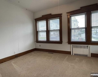 188 Laurel - Photo Thumbnail 12