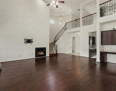 10467 Lake Palmetto Drive - Photo Thumbnail 2