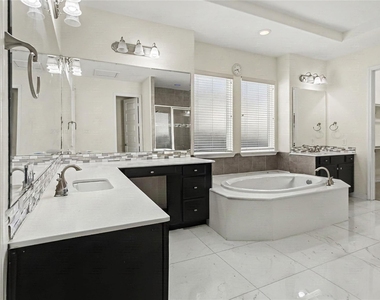 10467 Lake Palmetto Drive - Photo Thumbnail 8