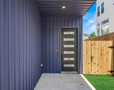 307 Quitman Street - Photo Thumbnail 3