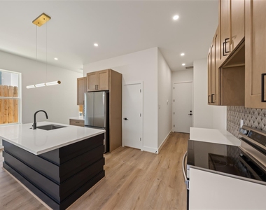 307 Quitman Street - Photo Thumbnail 13