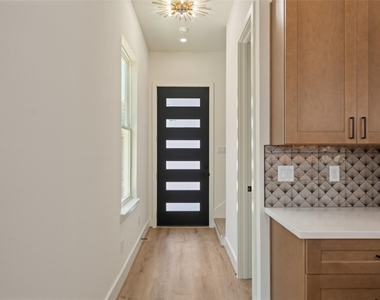 307 Quitman Street - Photo Thumbnail 4