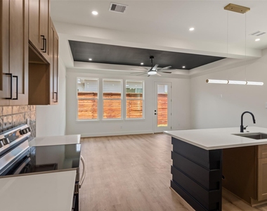 307 Quitman Street - Photo Thumbnail 14