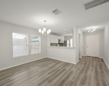 750 Redwing Park Drive - Photo Thumbnail 7