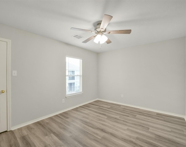 750 Redwing Park Drive - Photo Thumbnail 21