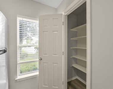 750 Redwing Park Drive - Photo Thumbnail 14