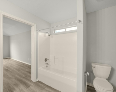 750 Redwing Park Drive - Photo Thumbnail 16