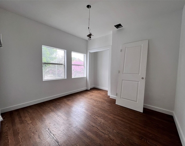 415 Fairview Avenue - Photo Thumbnail 14