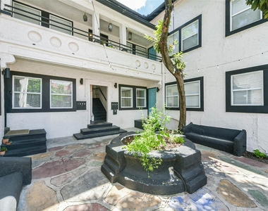 415 Fairview Avenue - Photo Thumbnail 6