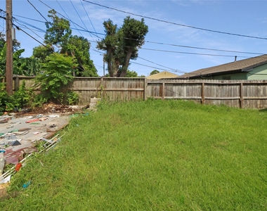 8711 Shadow Crest Street - Photo Thumbnail 14
