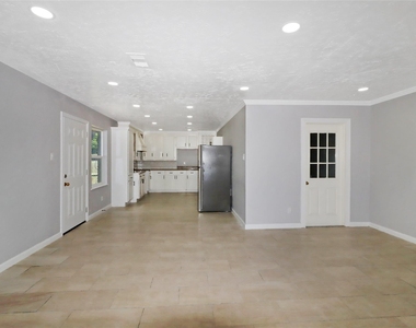 8711 Shadow Crest Street - Photo Thumbnail 1