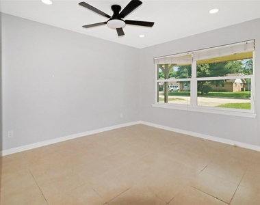 8711 Shadow Crest Street - Photo Thumbnail 7