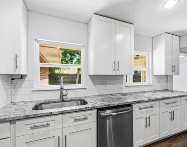4513 W 43rd Street - Photo Thumbnail 5