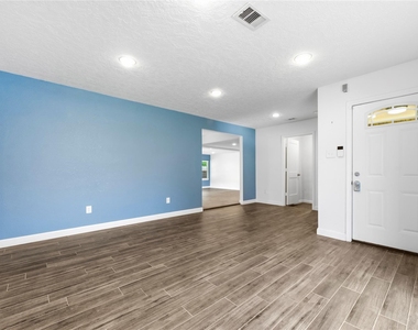 4513 W 43rd Street - Photo Thumbnail 3