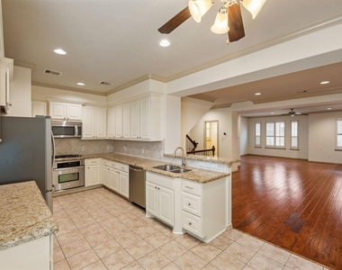 4018 Childress Street - Photo Thumbnail 11
