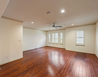 4018 Childress Street - Photo Thumbnail 7