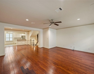 4018 Childress Street - Photo Thumbnail 8