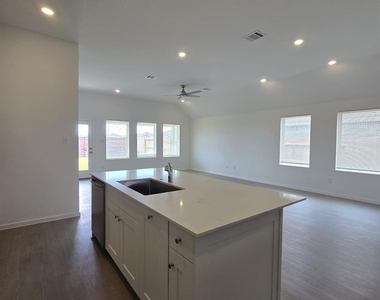 3008 Pintail Green Drive - Photo Thumbnail 5