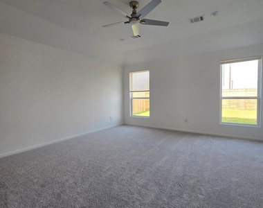 3008 Pintail Green Drive - Photo Thumbnail 9