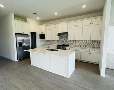 3008 Pintail Green Drive - Photo Thumbnail 6