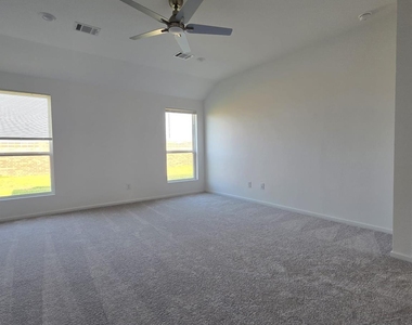 3008 Pintail Green Drive - Photo Thumbnail 10