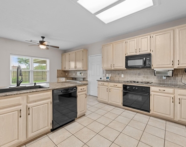 1602 Seminole Street - Photo Thumbnail 11