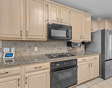 1602 Seminole Street - Photo Thumbnail 9