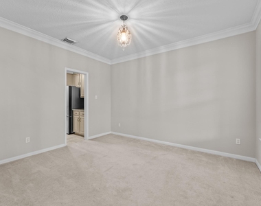 1602 Seminole Street - Photo Thumbnail 5