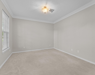 1602 Seminole Street - Photo Thumbnail 3