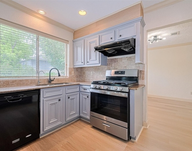 3614 Bee Bayou Lane - Photo Thumbnail 13