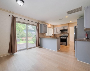 3614 Bee Bayou Lane - Photo Thumbnail 8