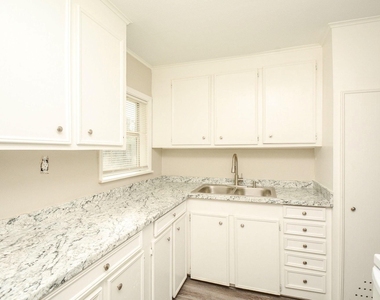 713 Wafer Street - Photo Thumbnail 8