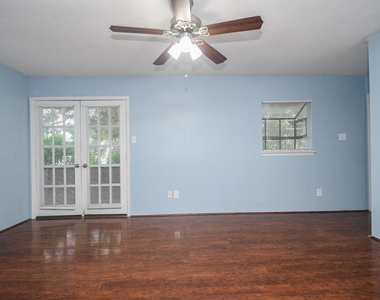 10603 S Wilcrest Drive - Photo Thumbnail 5