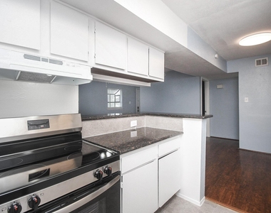 10603 S Wilcrest Drive - Photo Thumbnail 14
