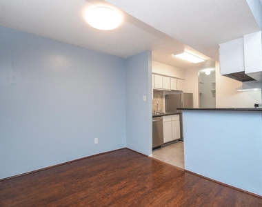 10603 S Wilcrest Drive - Photo Thumbnail 9