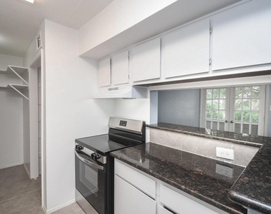 10603 S Wilcrest Drive - Photo Thumbnail 13