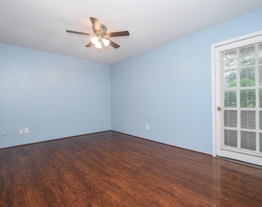 10603 S Wilcrest Drive - Photo Thumbnail 23