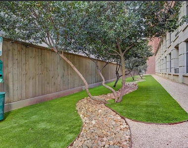 1901 Post Oak Boulevard - Photo Thumbnail 34