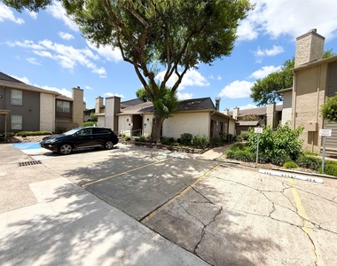 1900 Bay Area Boulevard - Photo Thumbnail 27