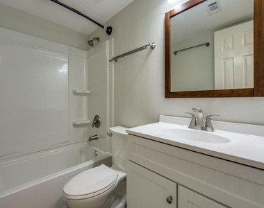1013 Gunnison Street - Photo Thumbnail 6