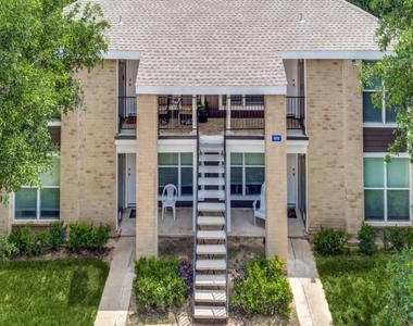 1013 Gunnison Street - Photo Thumbnail 8