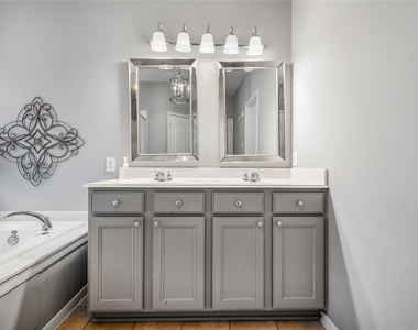 11010 S Auden Circle - Photo Thumbnail 7