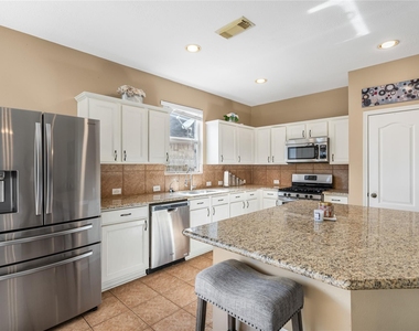 11010 S Auden Circle - Photo Thumbnail 3