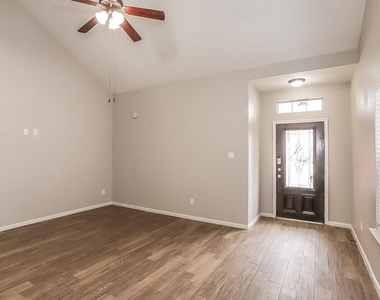 10518 Southway Bend Lane - Photo Thumbnail 2