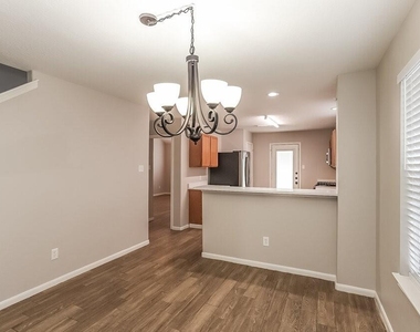 10518 Southway Bend Lane - Photo Thumbnail 3