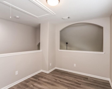10518 Southway Bend Lane - Photo Thumbnail 7