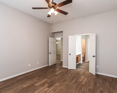 10518 Southway Bend Lane - Photo Thumbnail 8