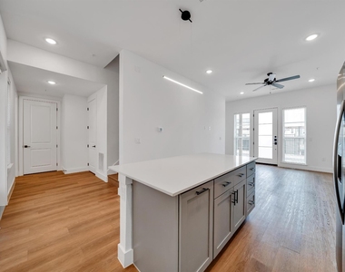1601-431 Mustang Drive - Photo Thumbnail 9