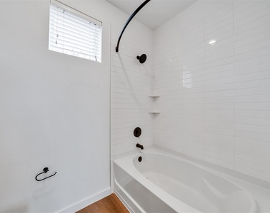 1601-431 Mustang Drive - Photo Thumbnail 21
